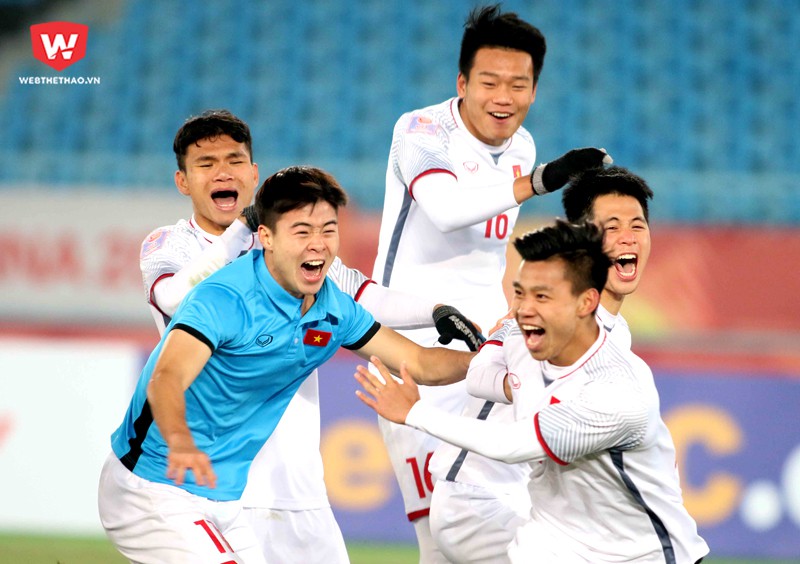 U23 Việt Nam vượt qua U23 Qatar và khoảnh khắc ăn mừng cảm xúc các cầu thủ. Hình ảnh: Anh Khoa.