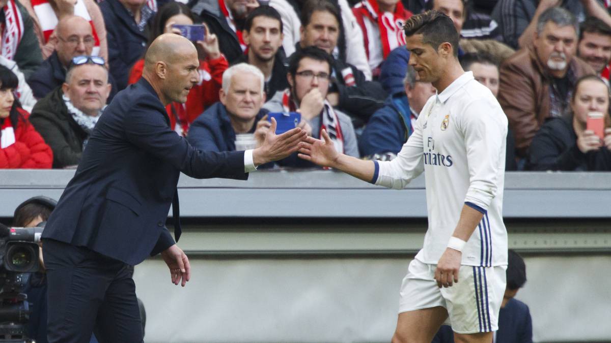 Ronaldo chấp nhận cách xoay vòng của HLV Zidane