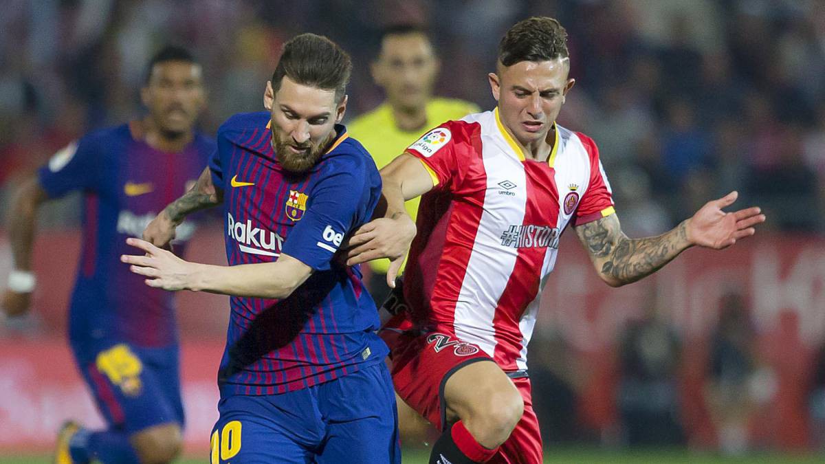 Messi vừa bị Pablo Maffeo đeo bám như hình với bóng