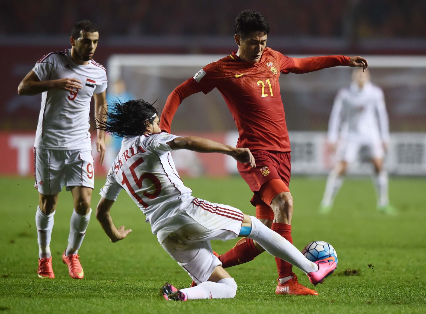 Bất chấp được đầu tư lớn, đội tuyển Trung Quốc vẫn thi đấu trầy trật ở vòng loại World Cup 2018