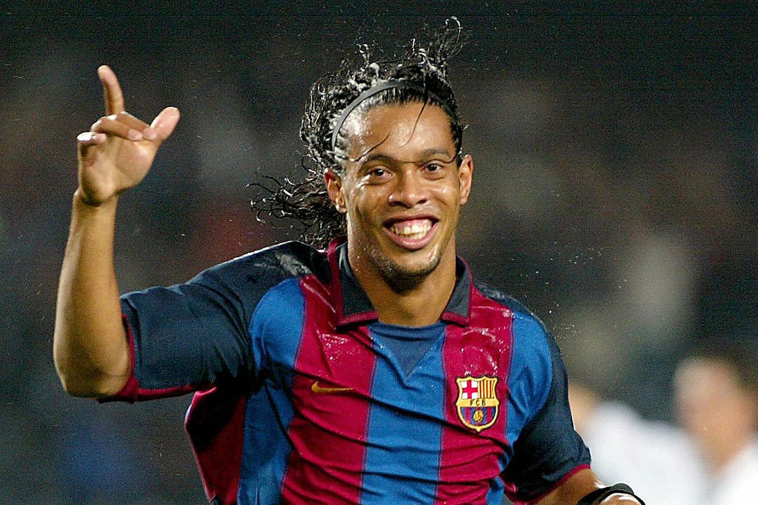 Ronaldinho đến Barcelona vào năm 2003