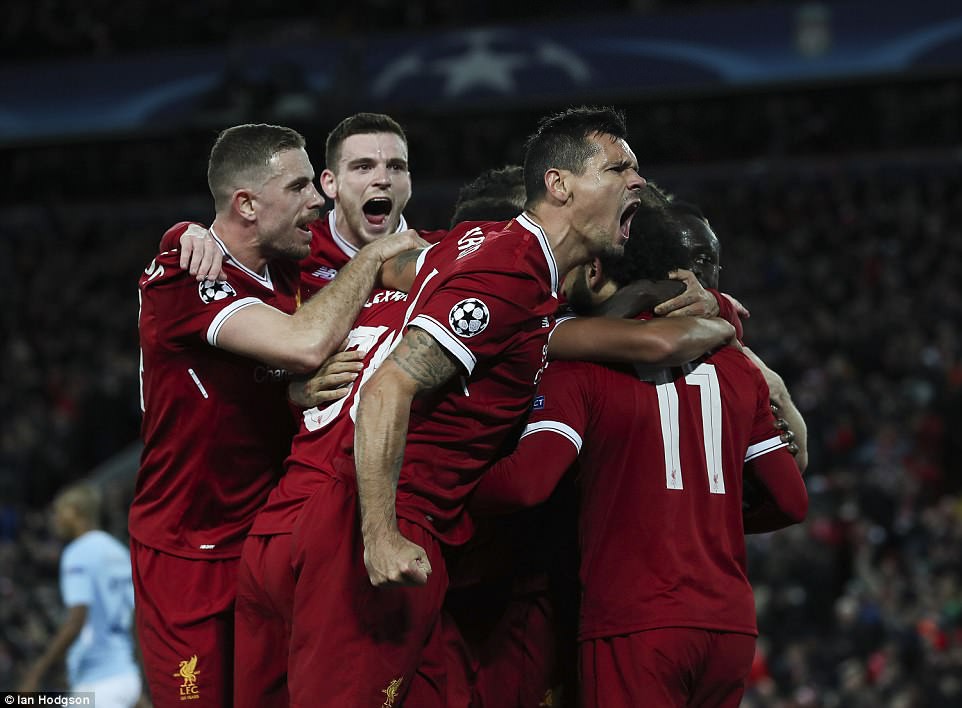 Hình ảnh: Liverpool ghi 3 bàn chỉ trong 19 phút ở hiệp 1