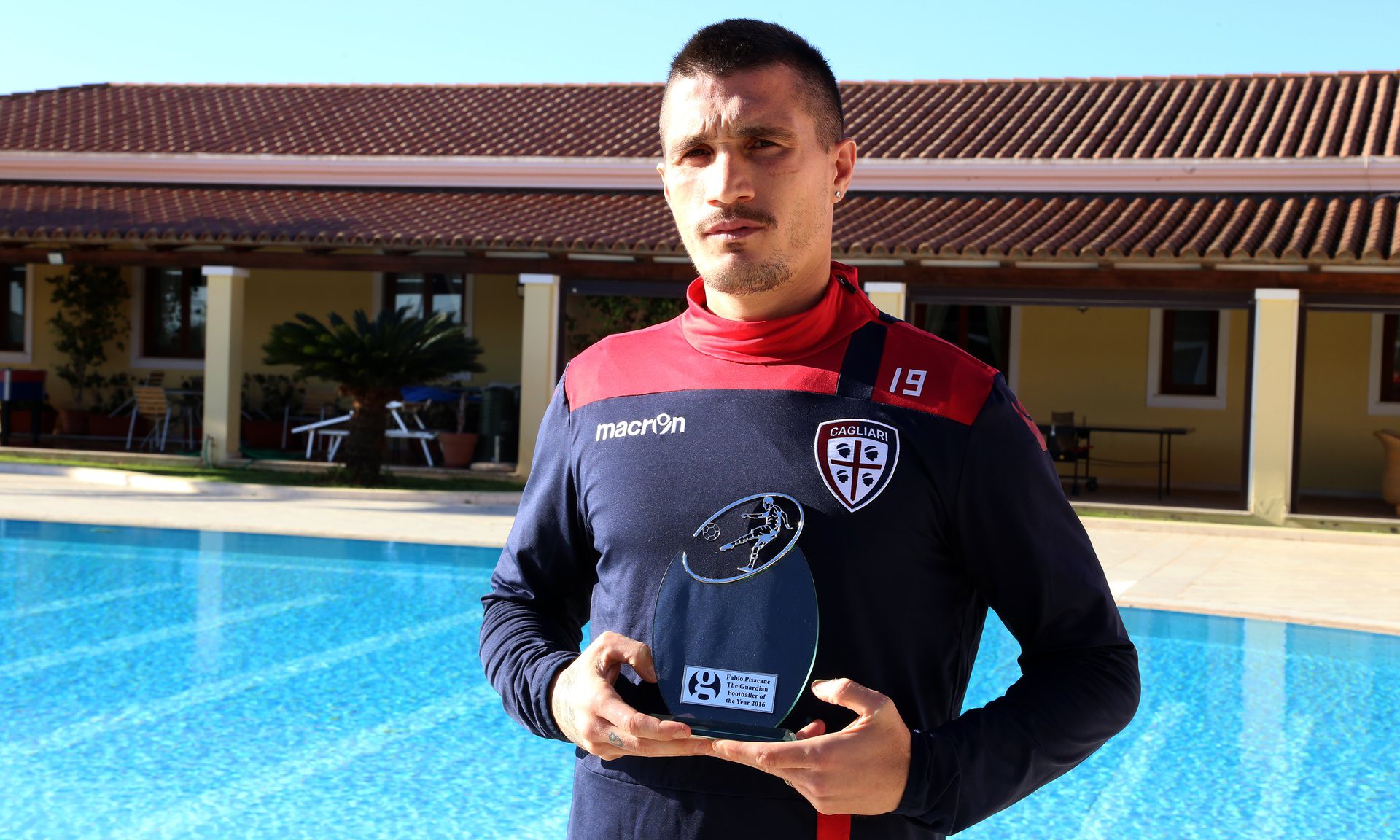 Pisacane nhận giải thưởng Cầu thủ của năm từ Guardian
