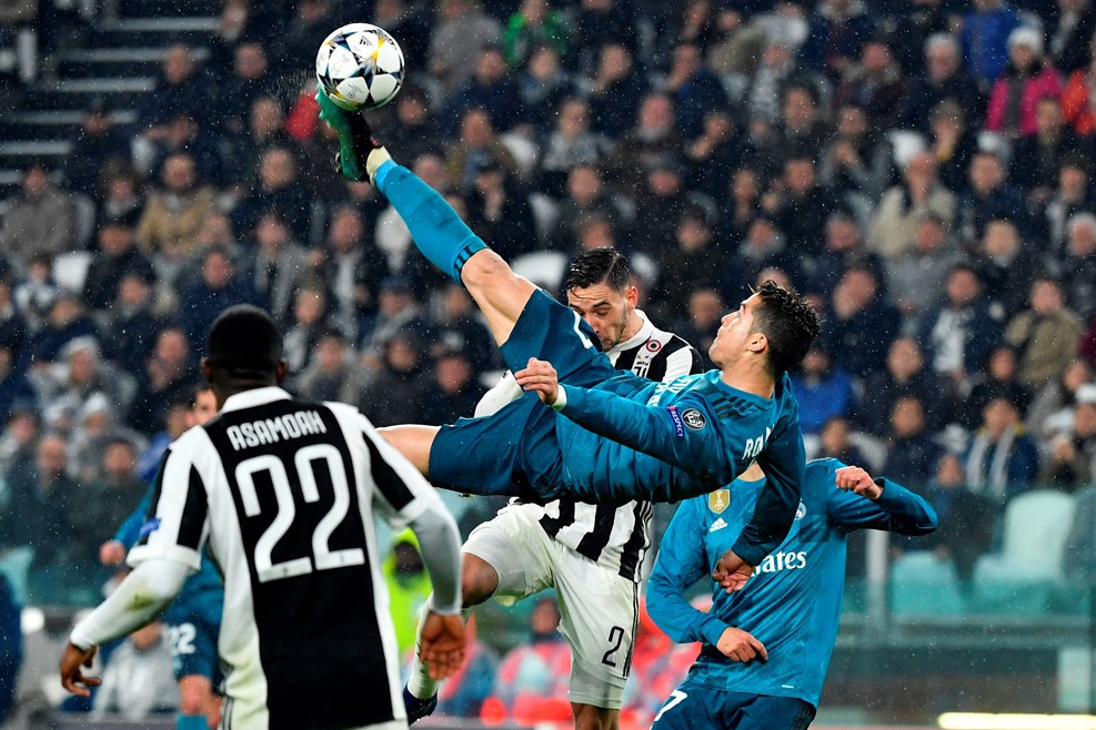 Hình ảnh: Ronaldo ghi bàn bằng cú sút xe đạp chổng ngược