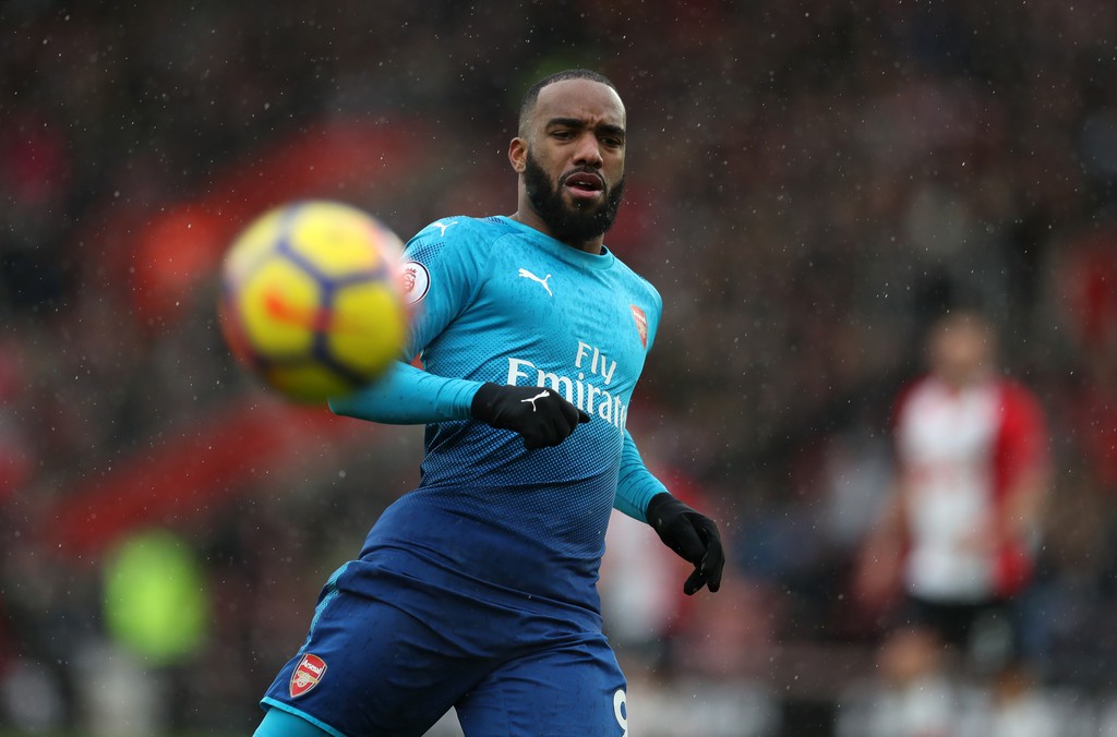 Hình ảnh: Lacazette chỉ chơi ít phút trước West Ham