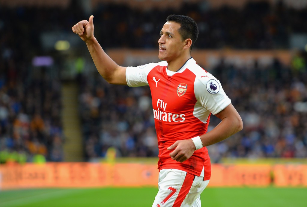 Sanchez lập cú đúp cho Arsenal