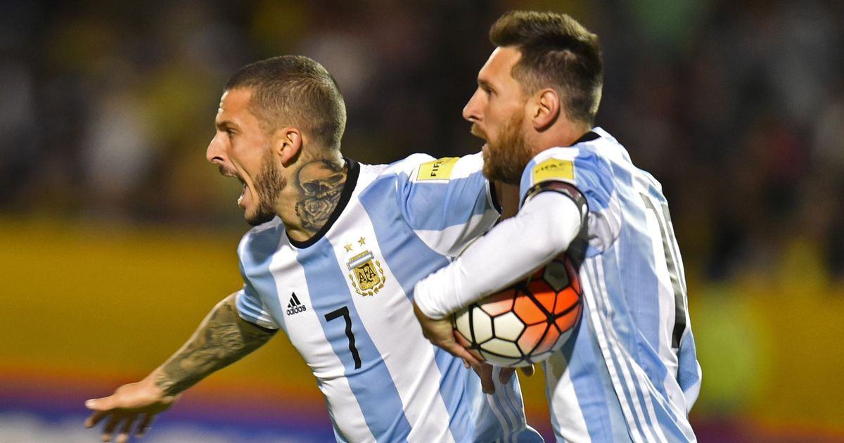 Messi ghi cả 3 bàn cho Argentina