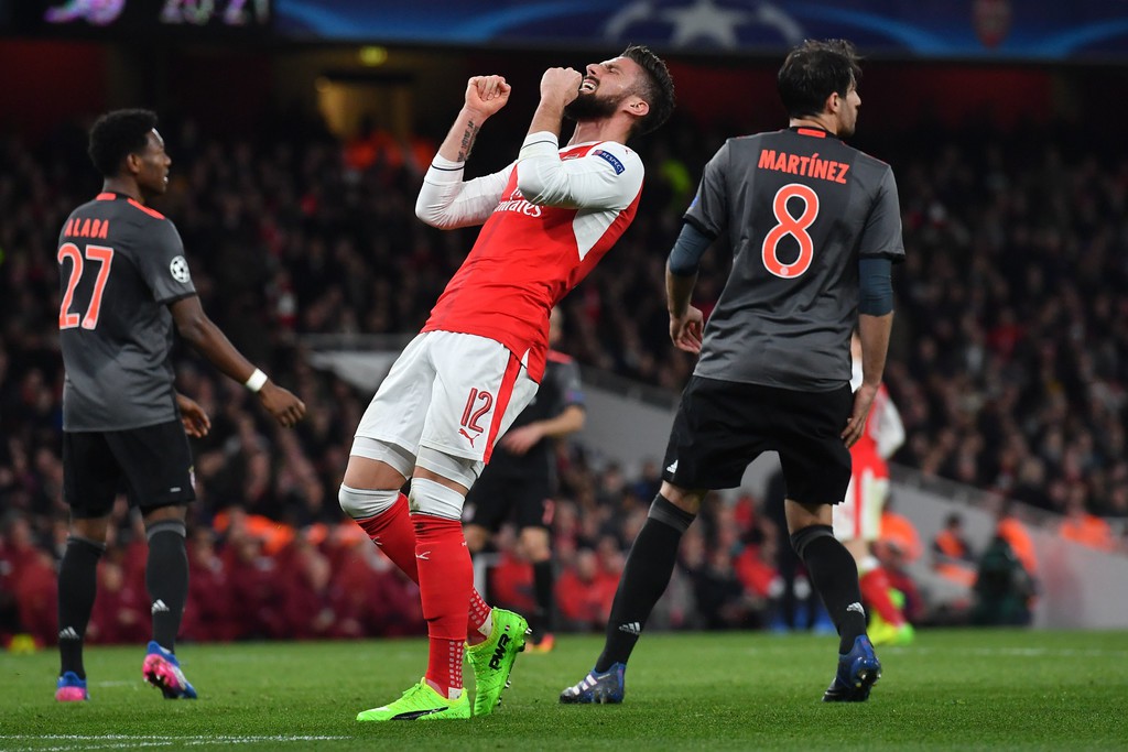 Arsenal tủi hổ rời sân chơi Champions League bằng thất bại nặng nề