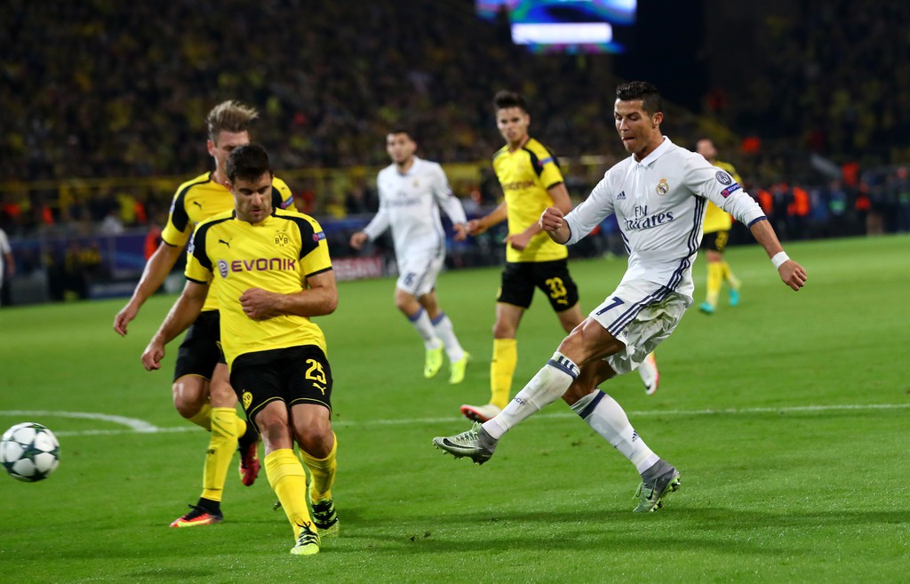 Ronaldo vừa có thêm bàn thắng trước Dortmund