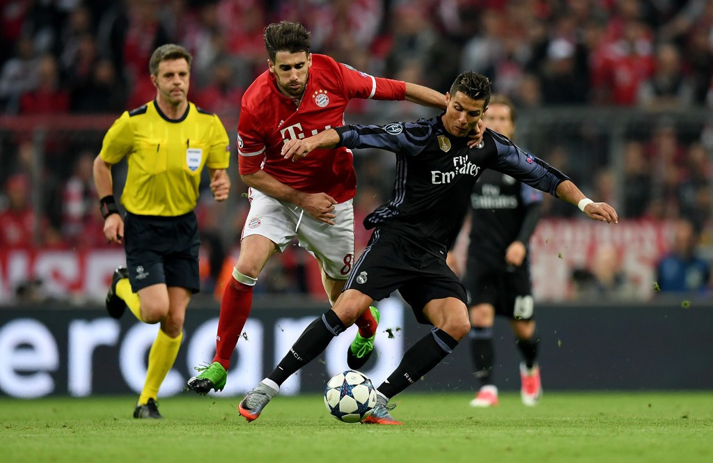 Ronaldo ghi 6 bàn trong 5 lần giáp mặt Bayern