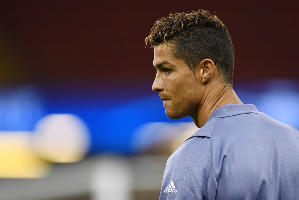 Ronaldo tuyên bố rời Real trong mùa hè này