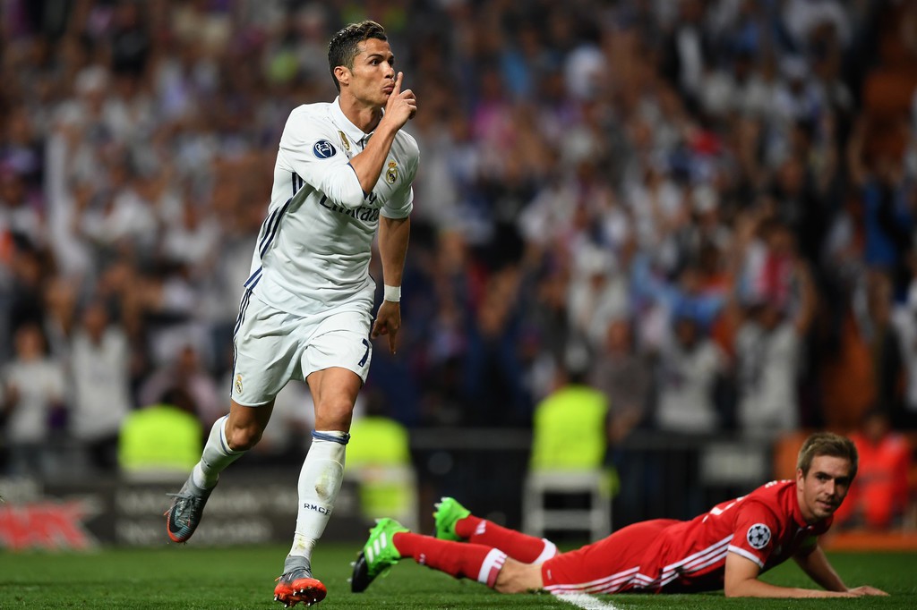 Ronaldo biến thành ''sát thủ'' vòng cấm