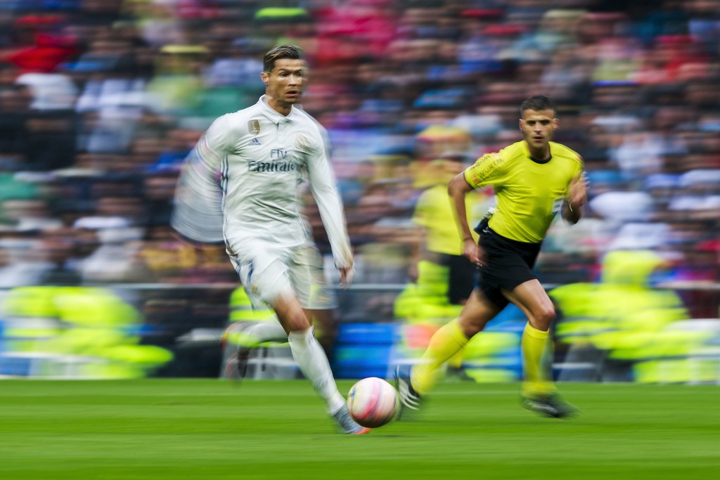 Giảm rê dắt bóng nhưng Ronaldo vẫn lợi hại trong các pha đua tốc độ