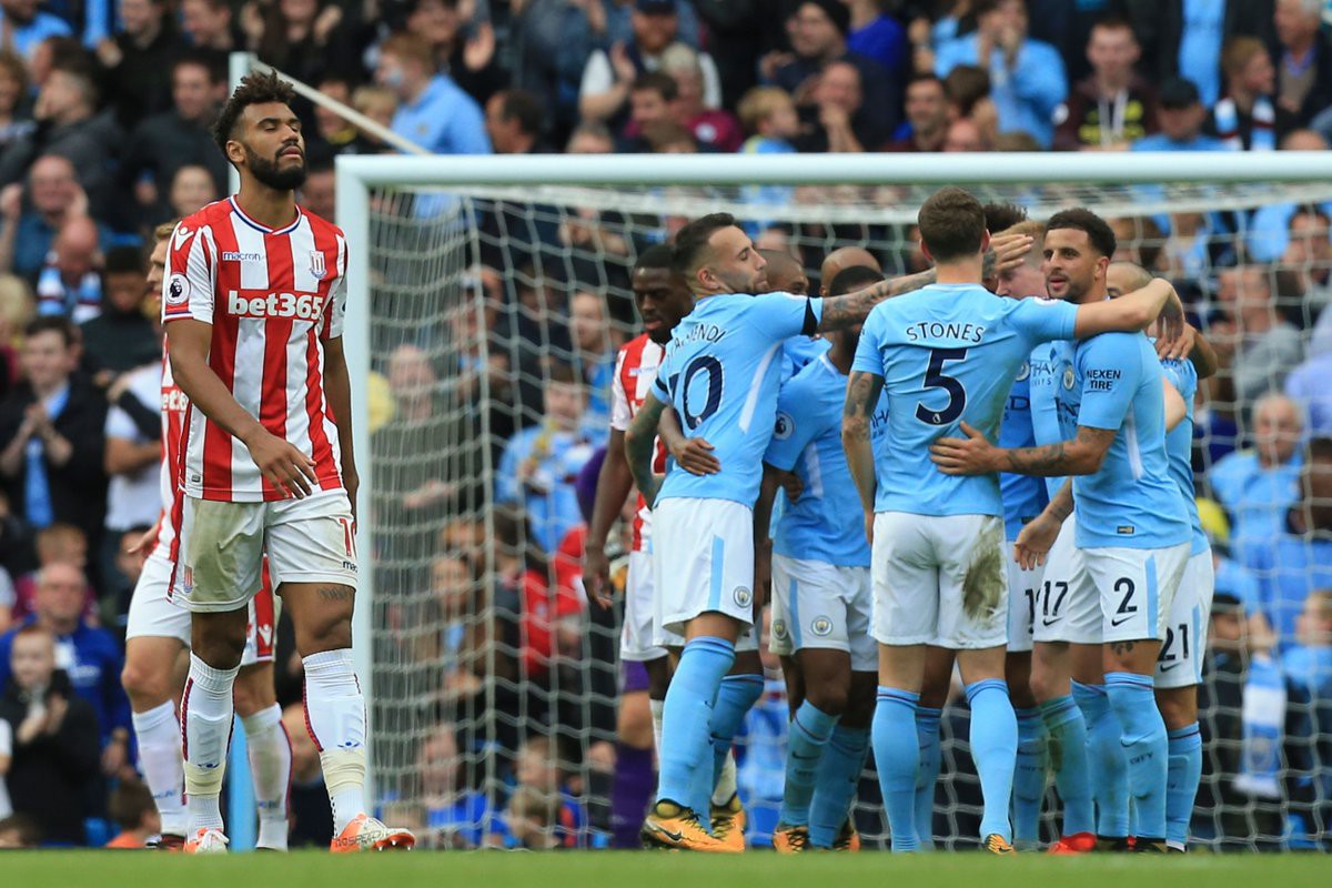 Man City trút mưa bàn thắng vào lưới Stoke