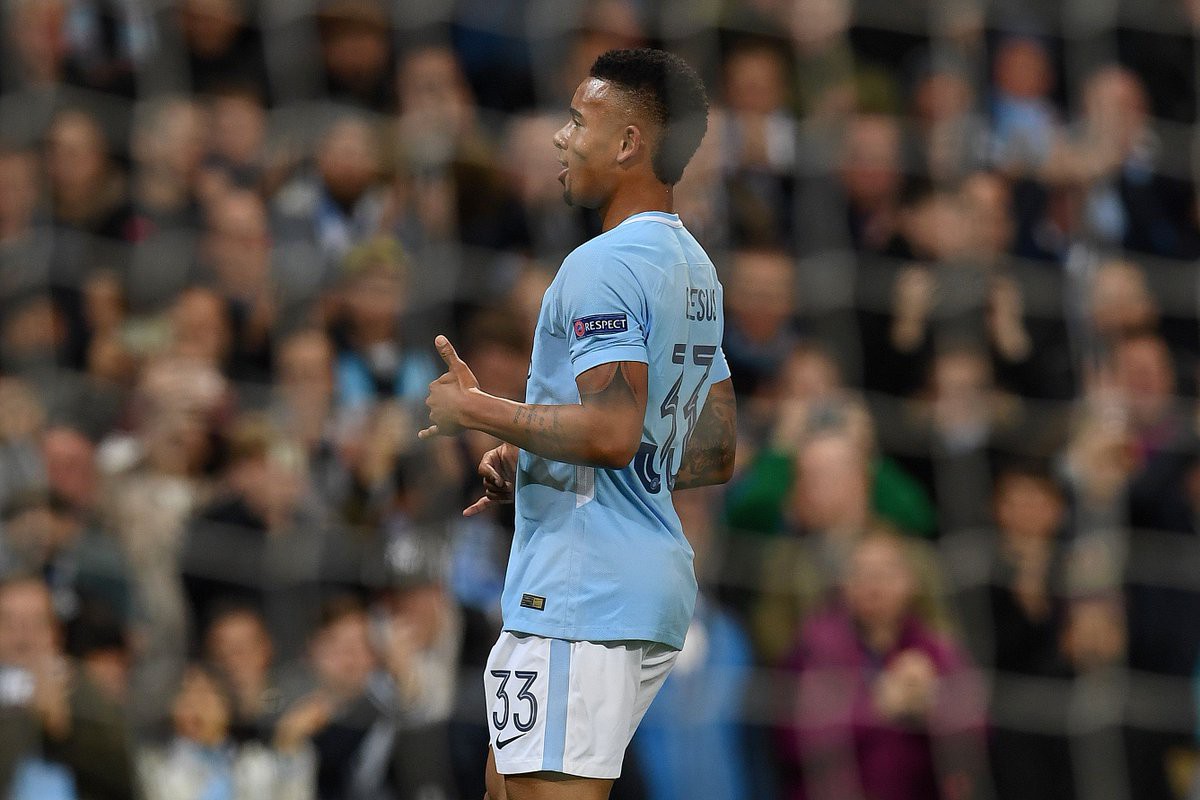 Gabriel Jesus nhân đôi cách biệt cho Man City