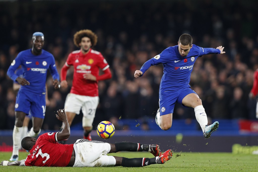 Hình ảnh: Hazard đã nhiều lần khiến Man Utd chống đỡ vất vả