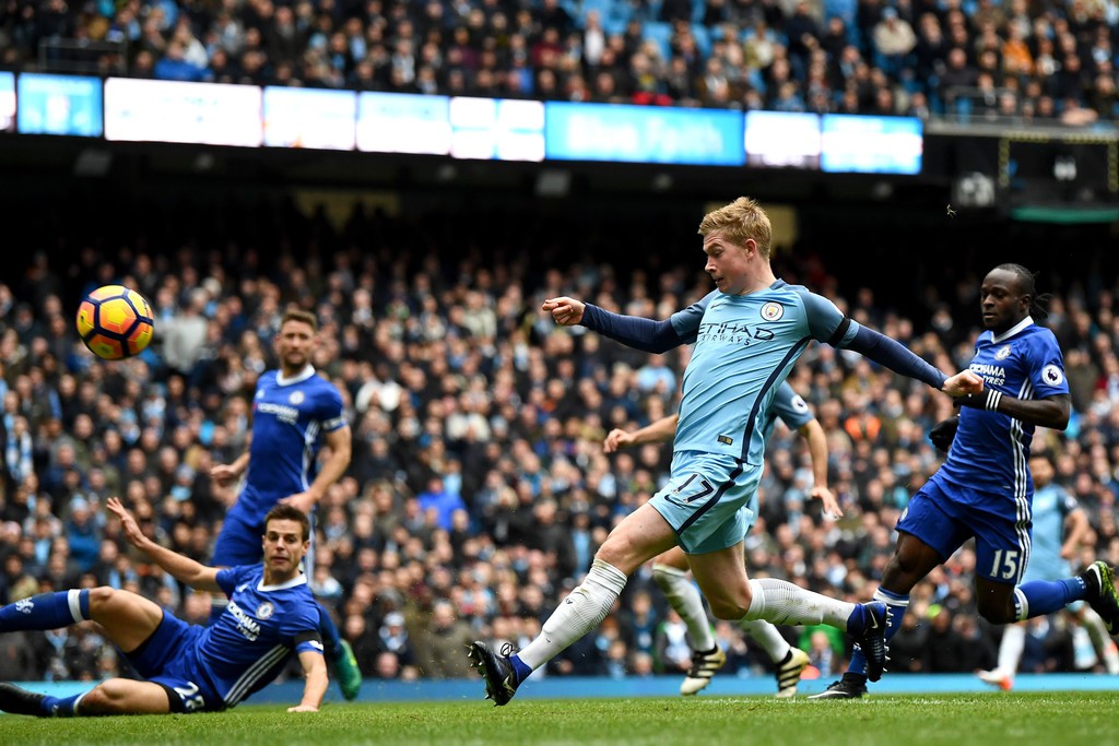 De Bruyne bỏ lỡ cơ hội ghi bàn khi đối mặt với thủ môn Chelsea