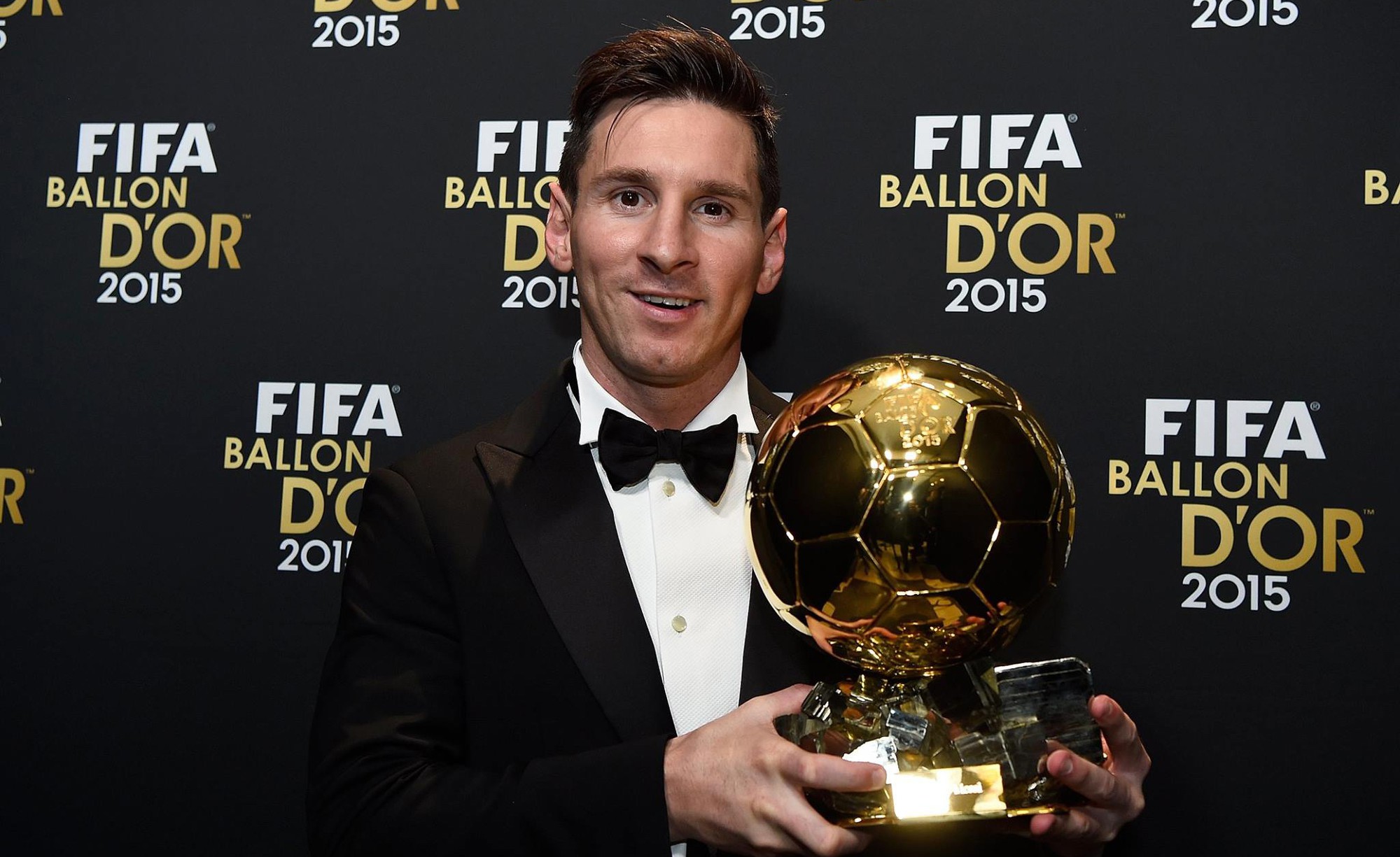 Messi giành 3 trong 5 Quả bóng vàng của FIFA