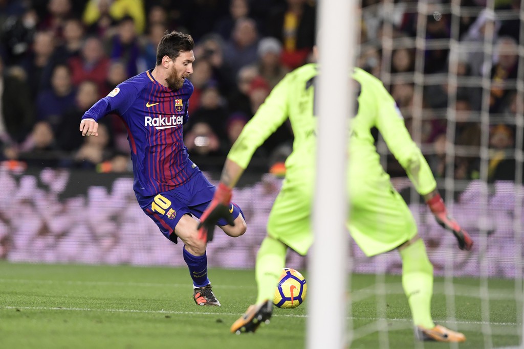 Hình ảnh: Cột dọc và xà ngang đã ngăn cản Messi ghi 14 bàn ở mùa này