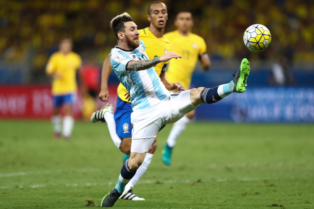 Trọng trách ghi bàn của Argentina tiếp tục dồn vào Messi