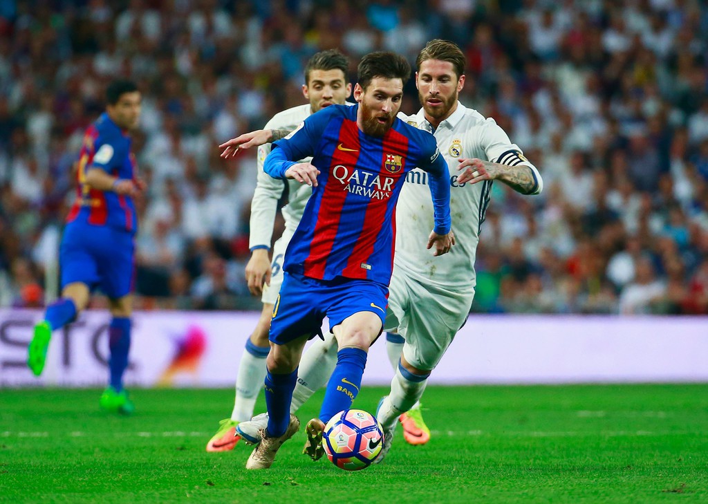 Messi hoạt động như một tiền vệ tấn công trước Real Madrid