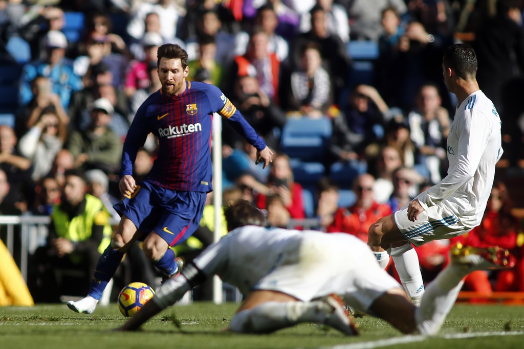 Hình ảnh: Messi đụng độ Real ở trận lượt đi