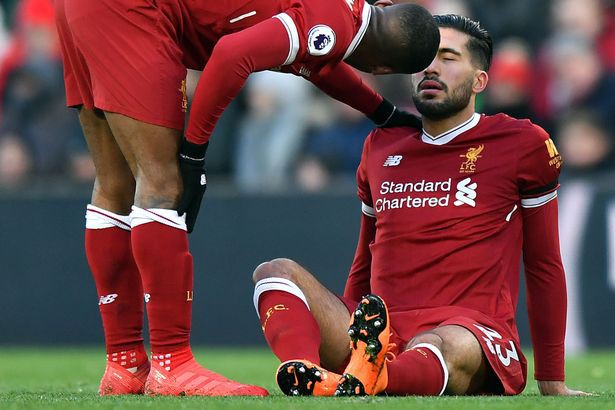 Hình ảnh: Emre Can bị chấn thương lưng