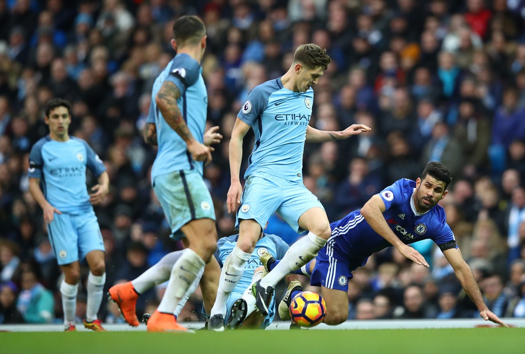 Phung phí cơ hội, Man City còn phải trả giá cho hàng thủ mong manh của mình