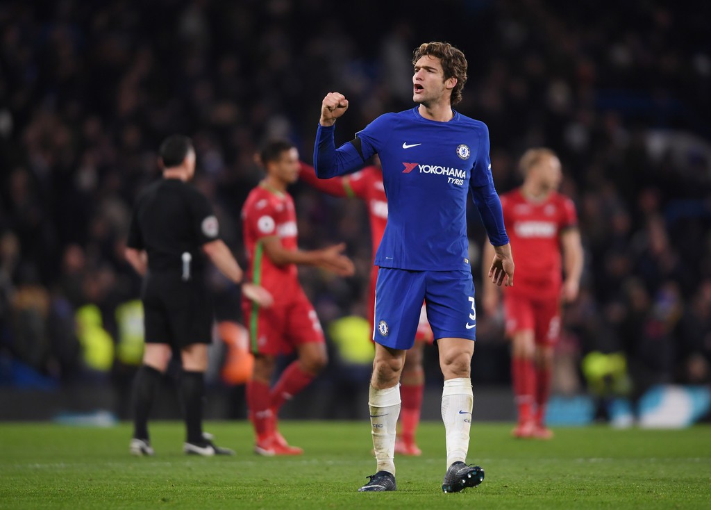 Alonso đóng góp 3/10 bàn thắng của các hậu vệ Chelsea ở mùa này