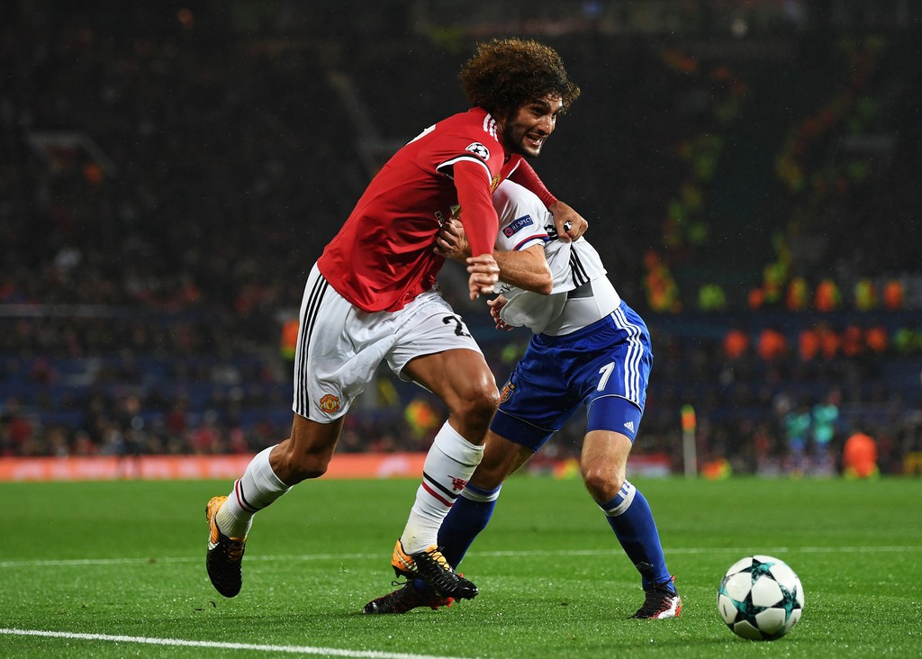 Mourinho muốn giữ Fellaini