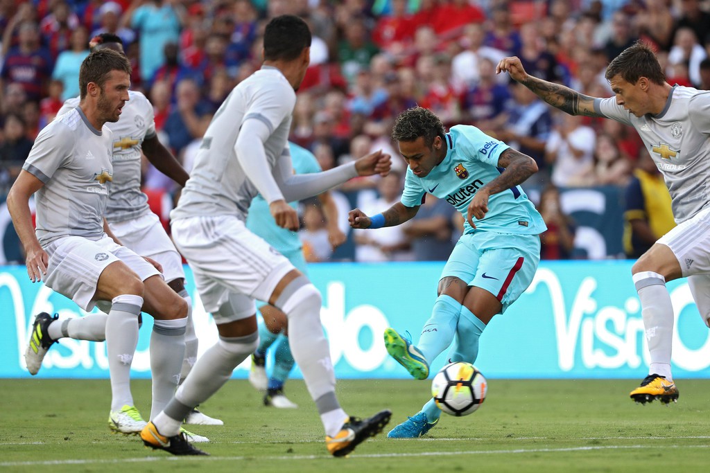 Neymar tỏa sáng ở trận gặp Man Utd
