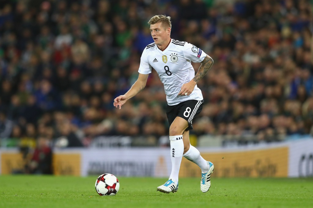 Kroos bị đau xương sườn