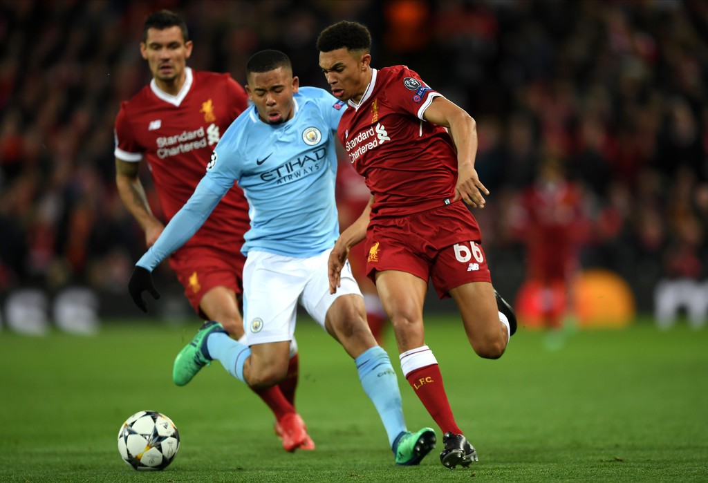 Hình ảnh: Alexander-Arnold vừa chơi xuất sắc trước Man City