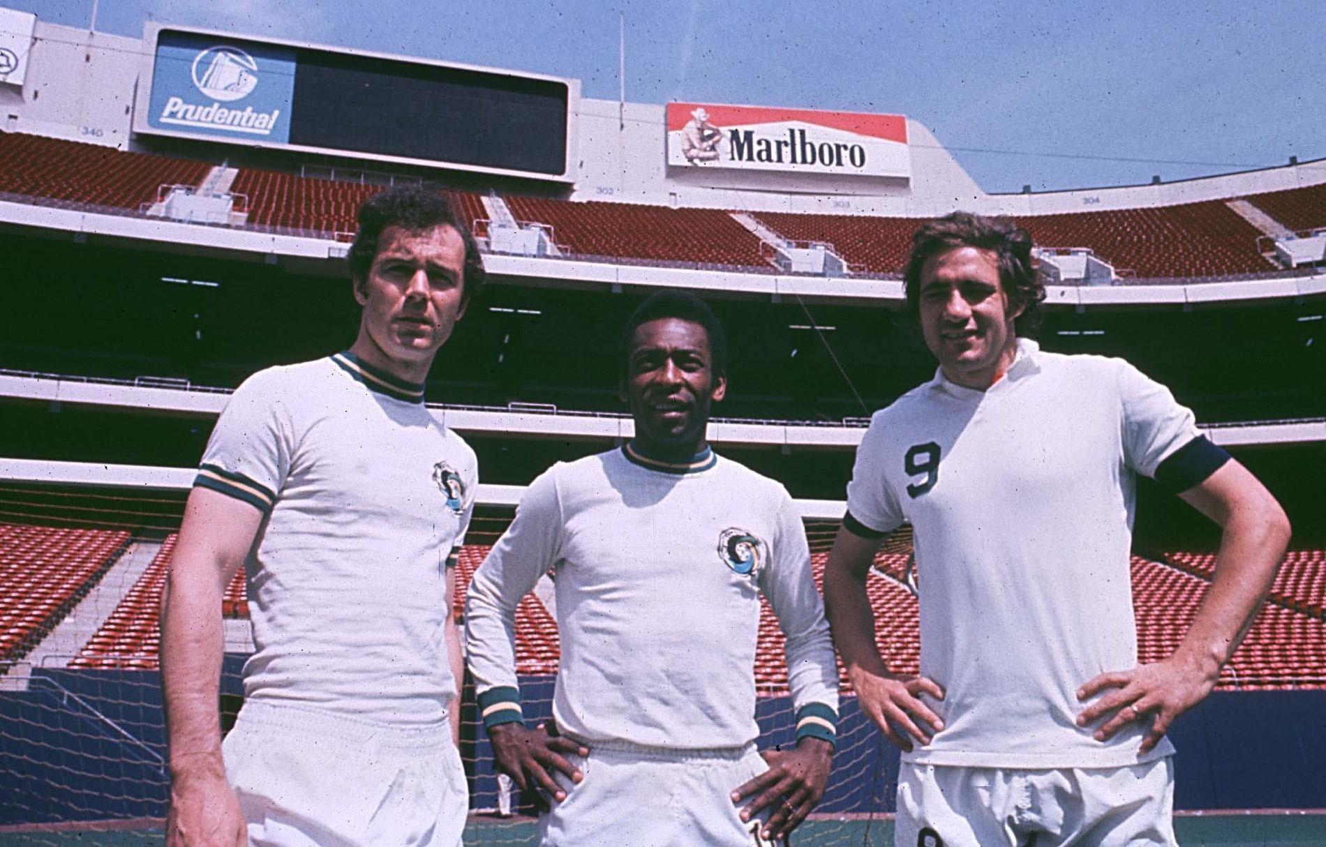 Với Beckenbauer, Pele, Chinaglia, đội hình được xây dựng trong 3 năm của Cosmos có giá 166 triệu euro