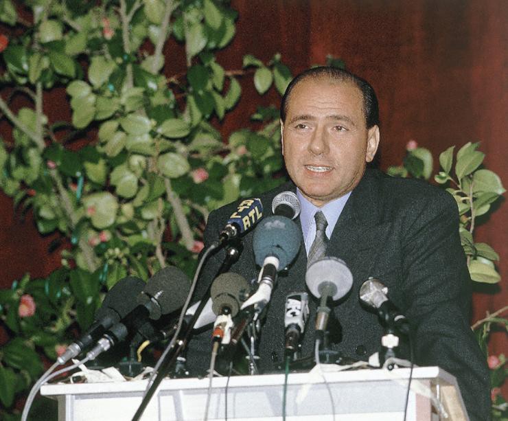 Berlusconi đàm phán mua Milan vào năm 1986