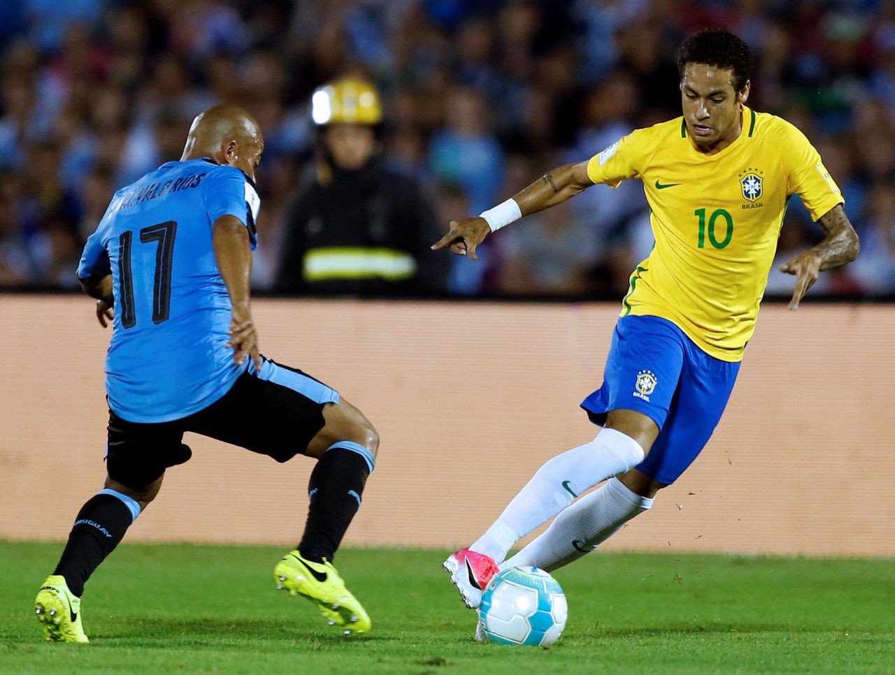 Neymar có thể chỉ cần 3 năm nữa để đạt số bàn cho ĐT Brazil của Pele