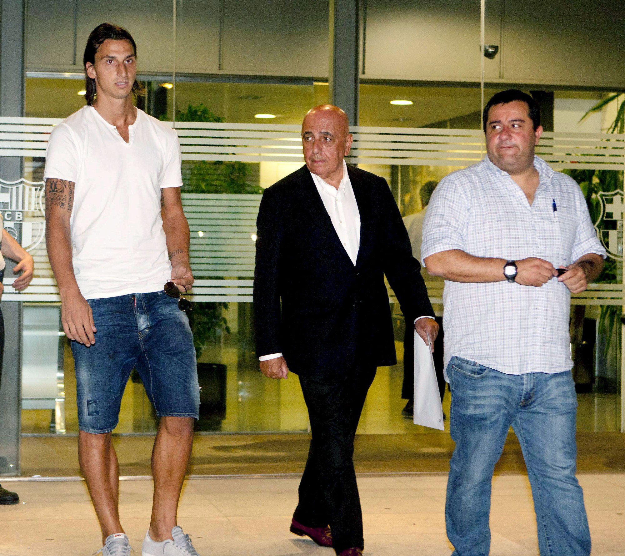 Raiola cùng với Ibrahimovic và Phó chủ tịch của Milan - Galliani