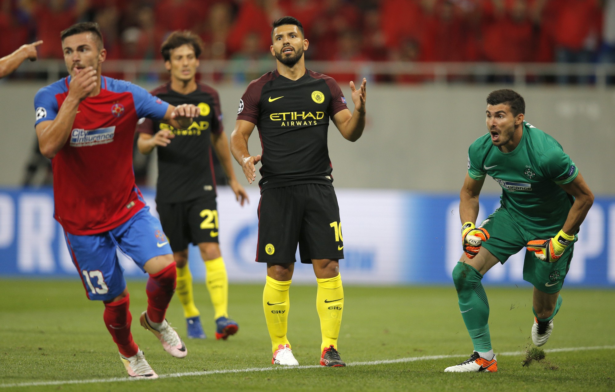 Aguero sút hỏng 3 trong 4 quả phạt đền gần đây ở Cúp châu Âu