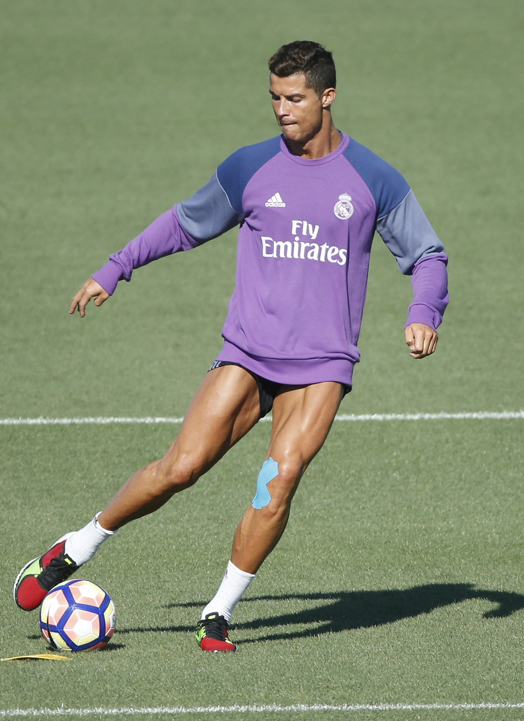 Với nhiều lựa chọn khác trên hàng công, Zidane có thể giảm tải cho Ronaldo