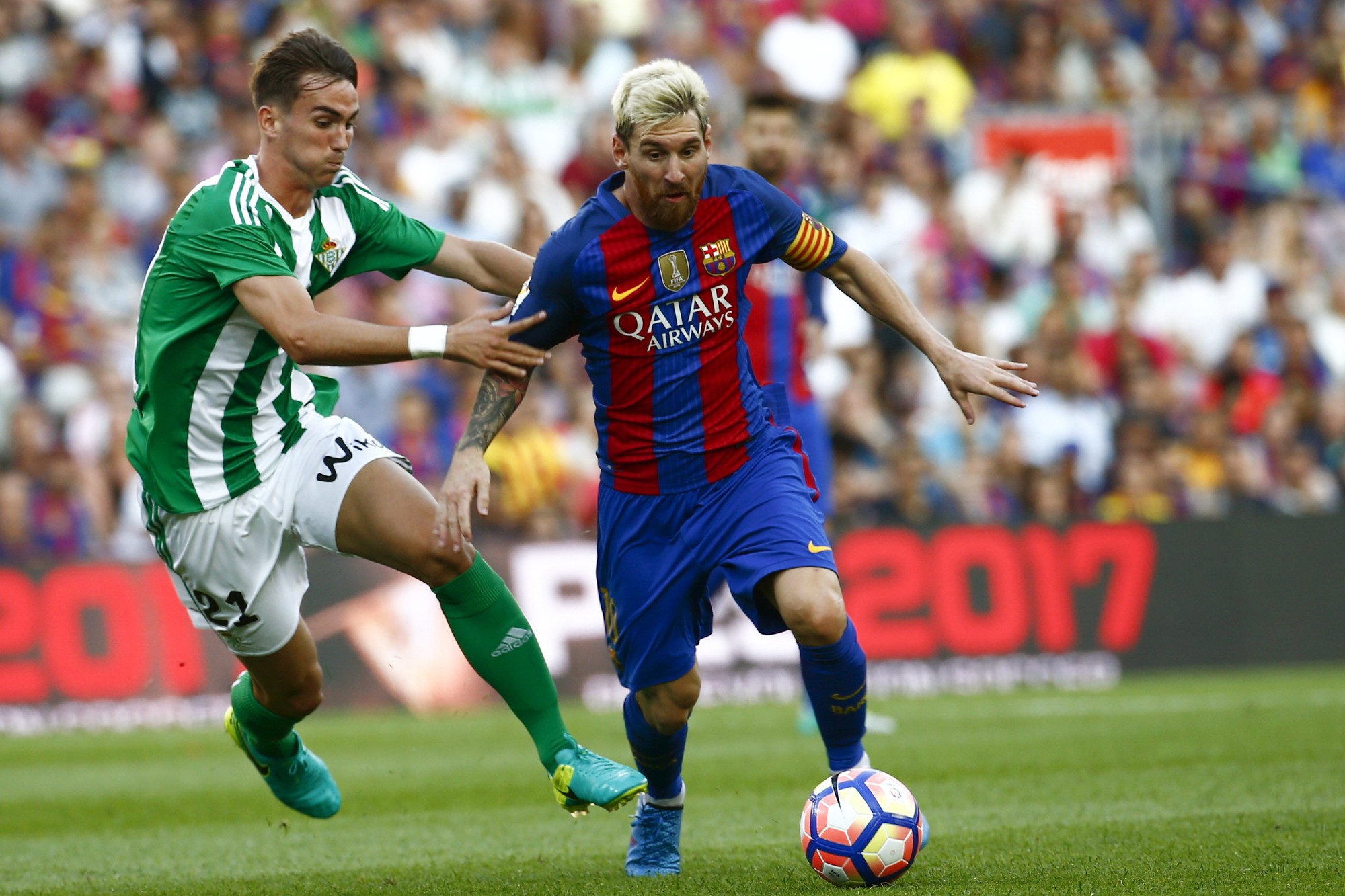 Messi khởi đầu mùa giải xuất sắc cùng Barcelona