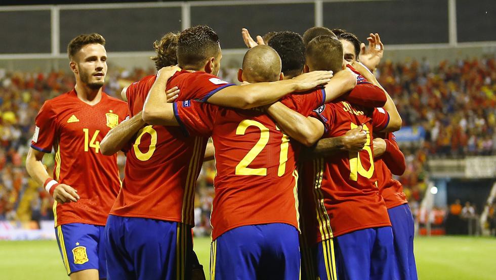 Tây Ban Nha thắng dễ Albania