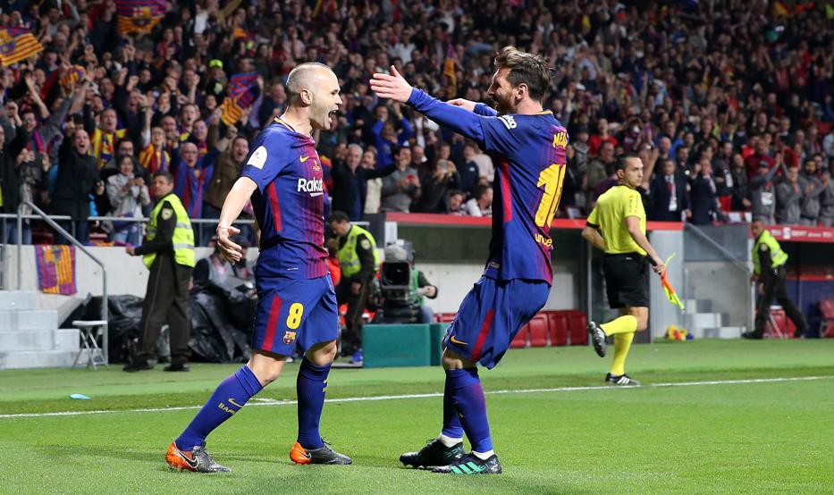 Hình ảnh: Messi và Iniesta cùng ghi bàn