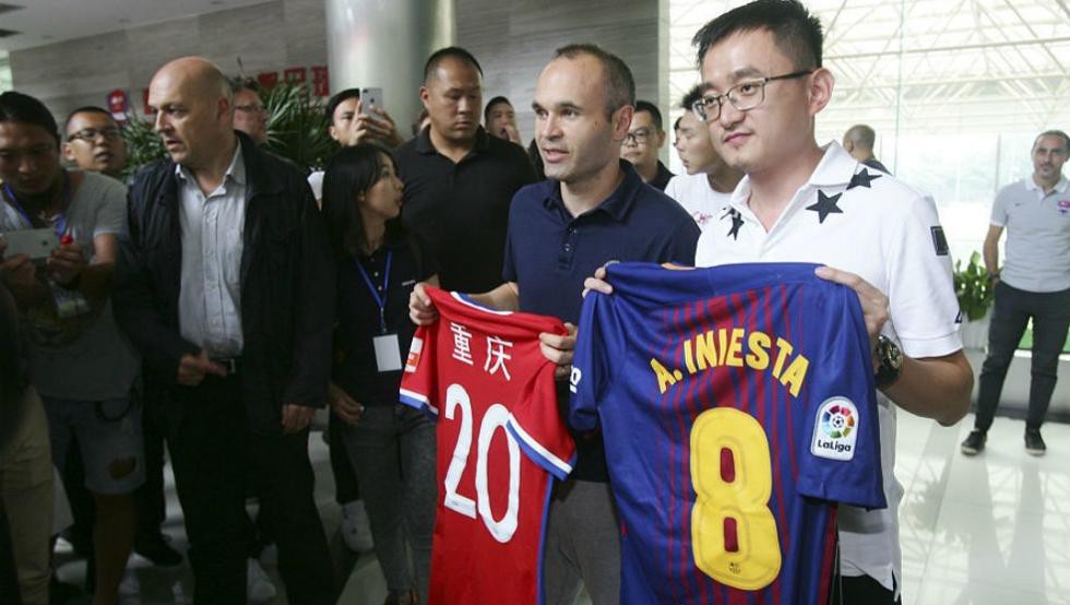 Hình ảnh: Iniesta có 2 lựa chọn ở Trung Quốc