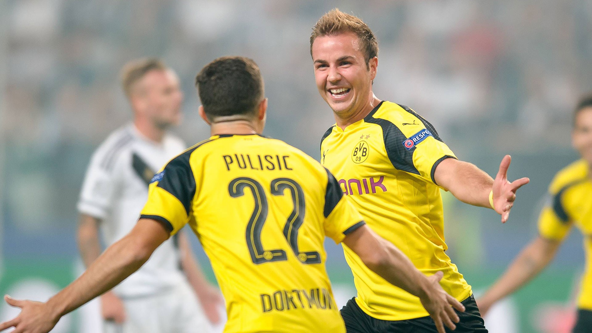 Trở lại Dortmund, Goetze thường chơi ở hàng tiền vệ