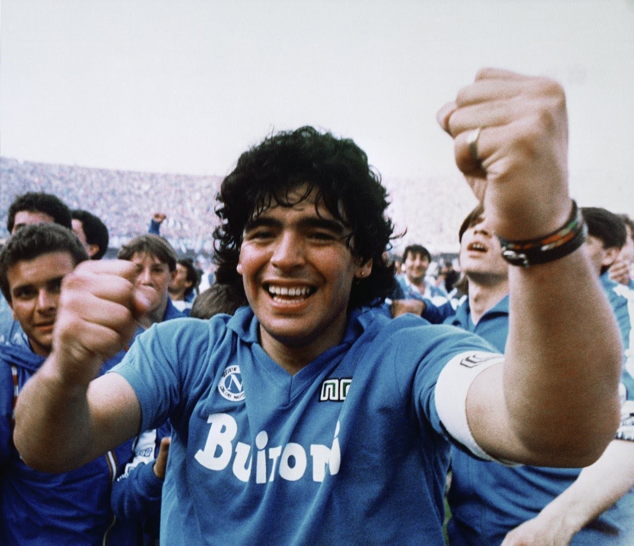 Năm 1986, sau thành công vang dội cùng Napoli và ĐT Argentina, Maradona đã có thể giành Quả bóng vàng