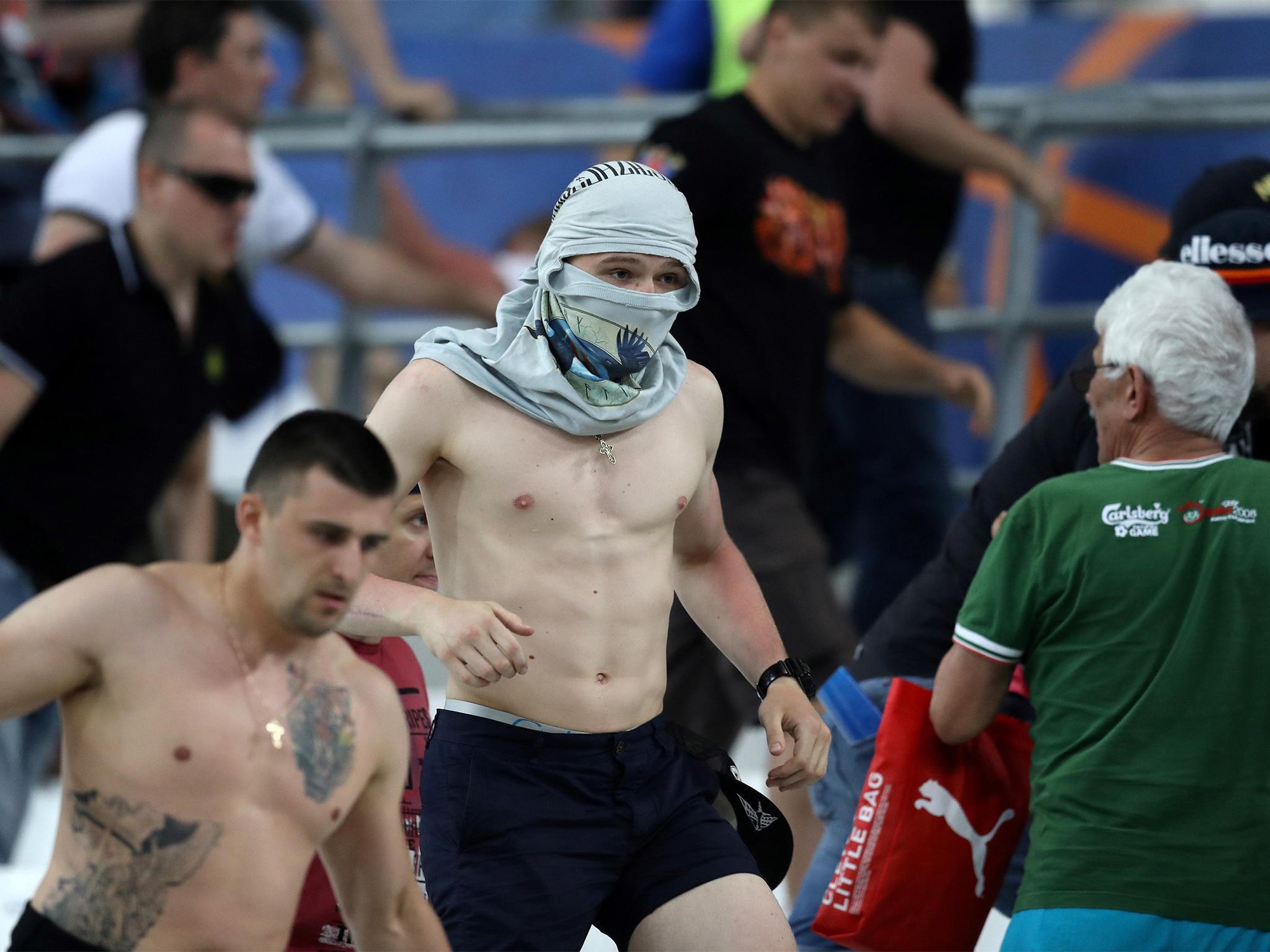 Hooligan Nga đã gây bạo loạn nghiêm trọng tại Euro 2016