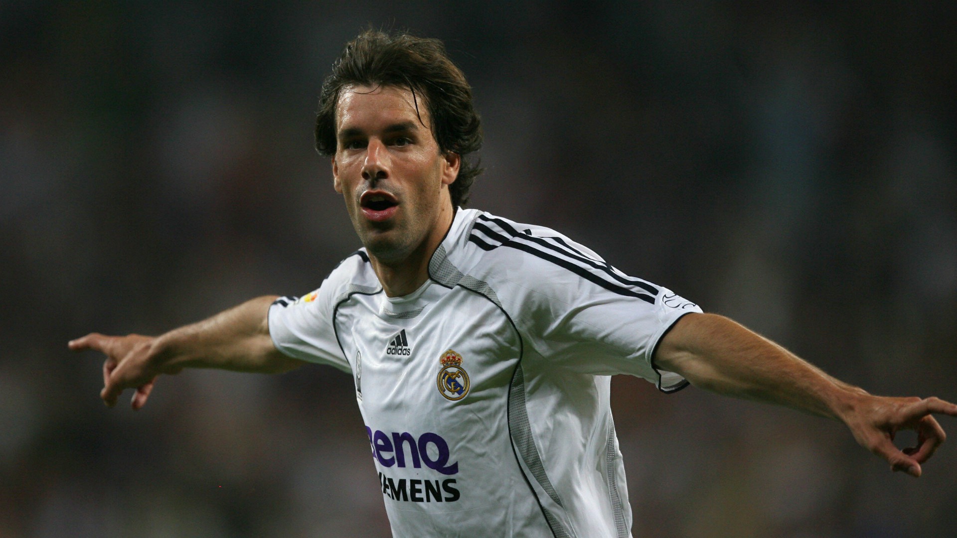 Hầu hết các cầu thủ tấn công nổi tiếng của Real Madrid như Van Nistelrooy đều sụt giảm hiệu suất ghi bước sang tuổi 32