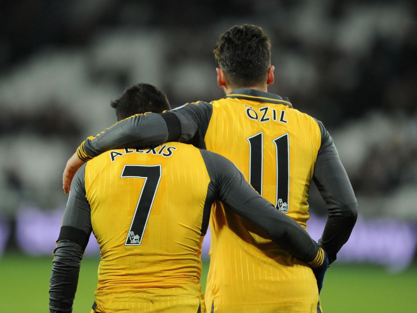 Bằng cách giữ chân Sanchez và Oezil, Arsenal se buộc phải bán các cầu thủ khác