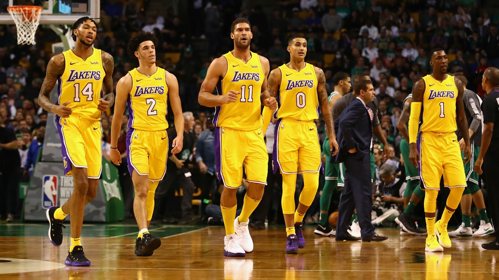 Dàn trẻ của Lakers đang ngày một trưởng thành hơn.