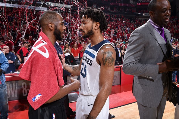 Chris Paul và Derrick Rose sau khi Rockets chính thức giành vé vào vòng trong.